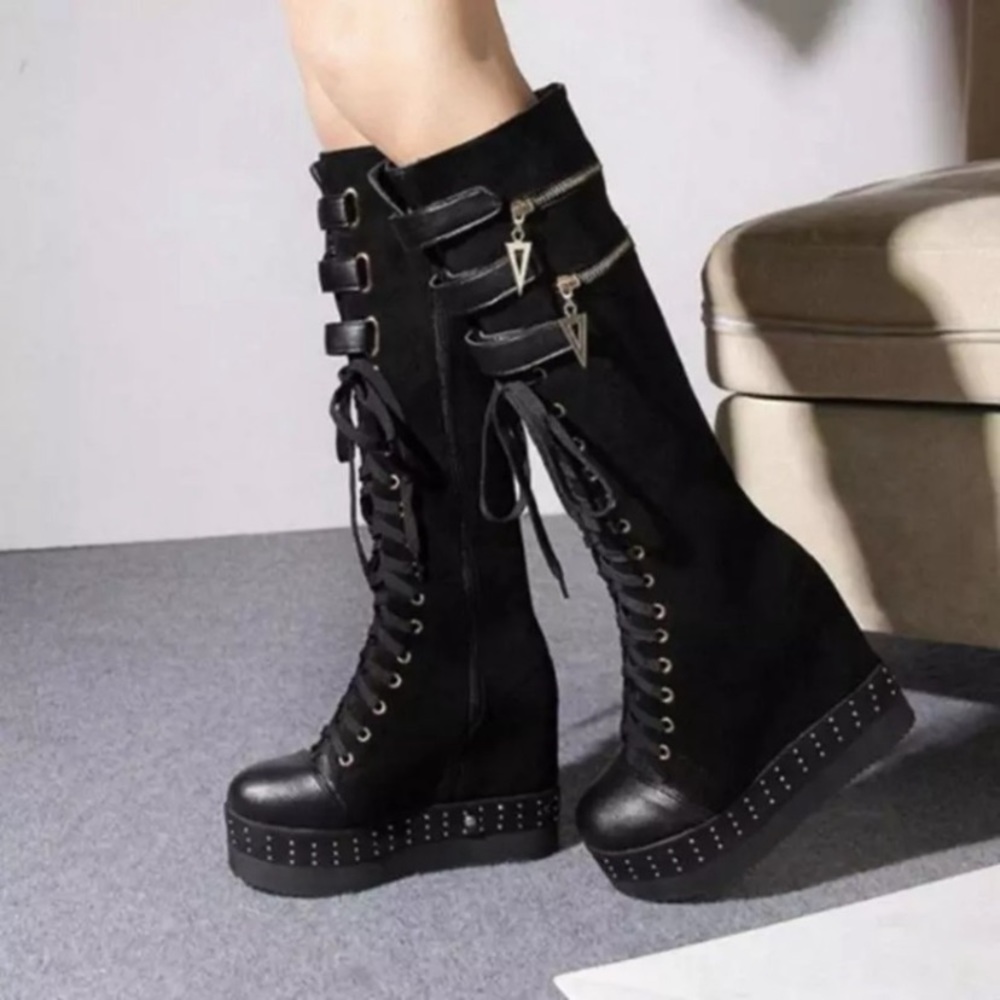 SUEDE Black wedge Platform boots